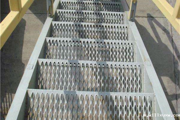 脚踏板鳄鱼嘴冲孔网板