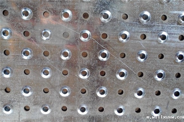 圆孔起鼓防滑板 图片