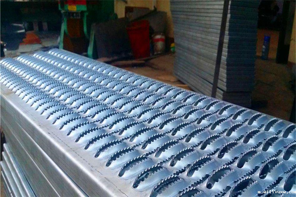 鳄鱼锯齿孔防滑板 华体会app下载华体会