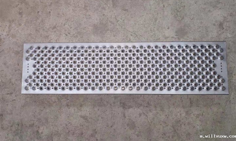 圆孔防滑踏步板