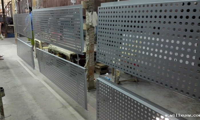 直排圆孔外墙冲孔铝板