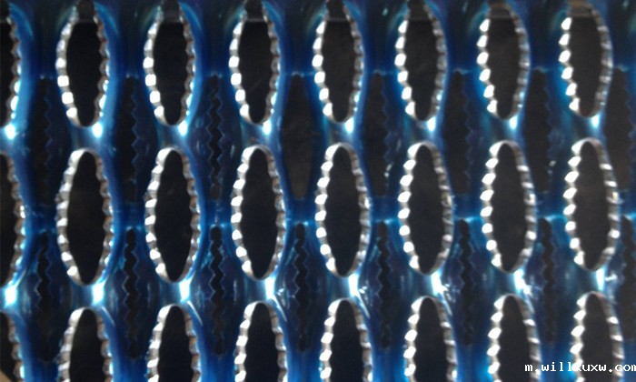 鳄鱼嘴冲孔网板