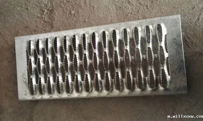 鳄鱼嘴冲孔网板