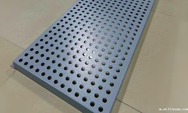 带孔铝板